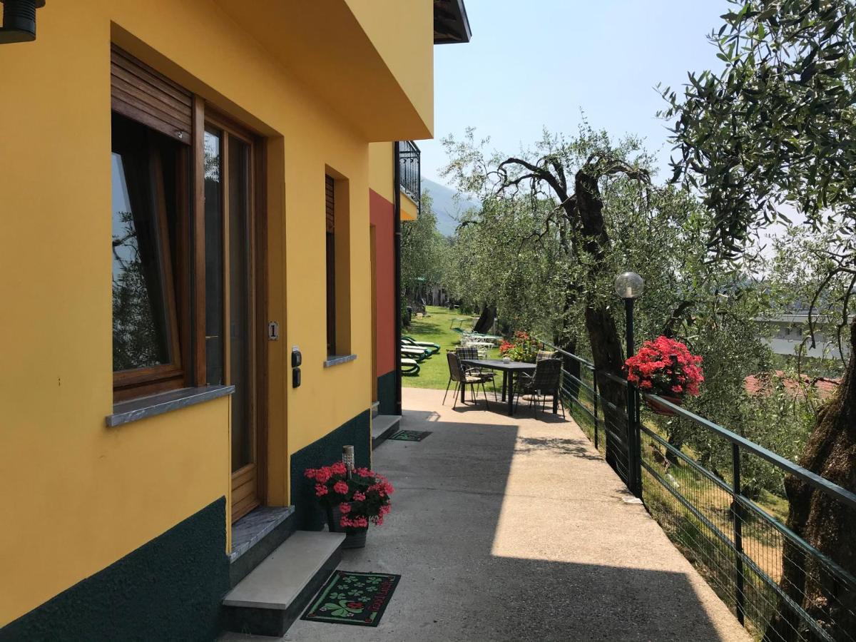 Casa Rosa Apartments Malcesine Exterior photo